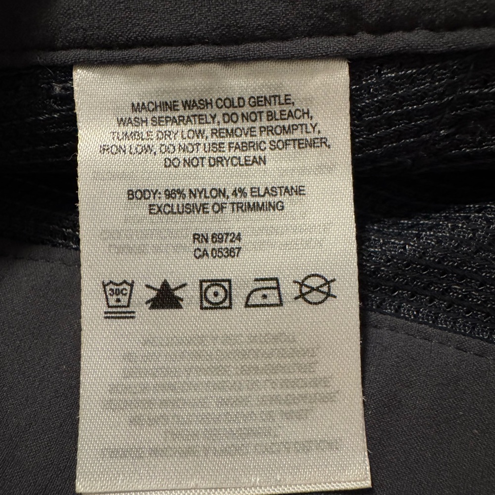 Columbia Womens Dark Grayish Black Capris w/drawstring at bottom. Size Medium - Picture 4 of 5